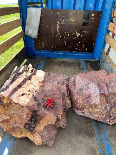 Ландшафтные глыбы красно-фиолетовые 200-1000 килограмм купить в Томске