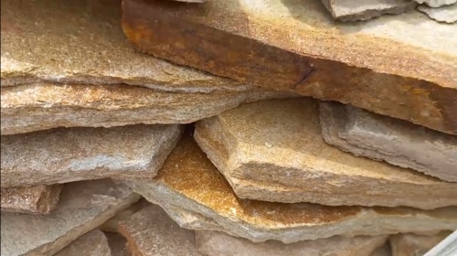 Плитняк златолит жёлтый золотистый для отмостки купить в Томске