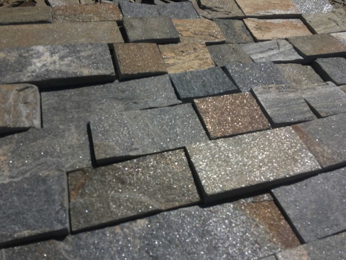 Плитка пилёная златолит Уральский для цоколя, отмостки купить в Томске