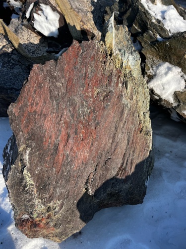 Ландшафтные глыбы красно-фиолетовые 200-1000 килограмм купить в Томске