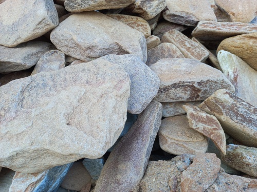 Златолит жёлтый, жёлто-зелёный глыбки и валуны для ланшафтного дизайна купить в Томске