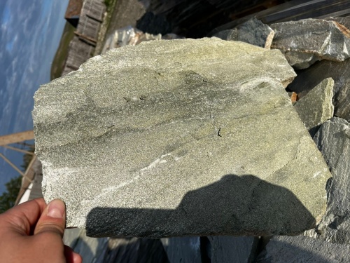 Плитняк златолит зелёный для цоколя, отмостки купить в Томске