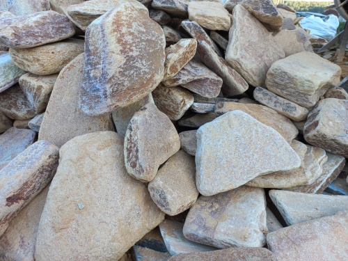 Златолит жёлтый, жёлто-зелёный глыбки и валуны для ланшафтного дизайна купить в Томске