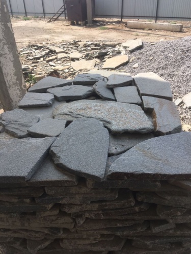 Златолит серебристый галтованный для цоколя купить в Томске